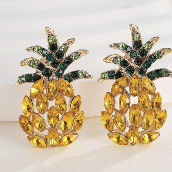 Vacay Tropical Pineapple Stud Earring! - Picture 2 of 8
